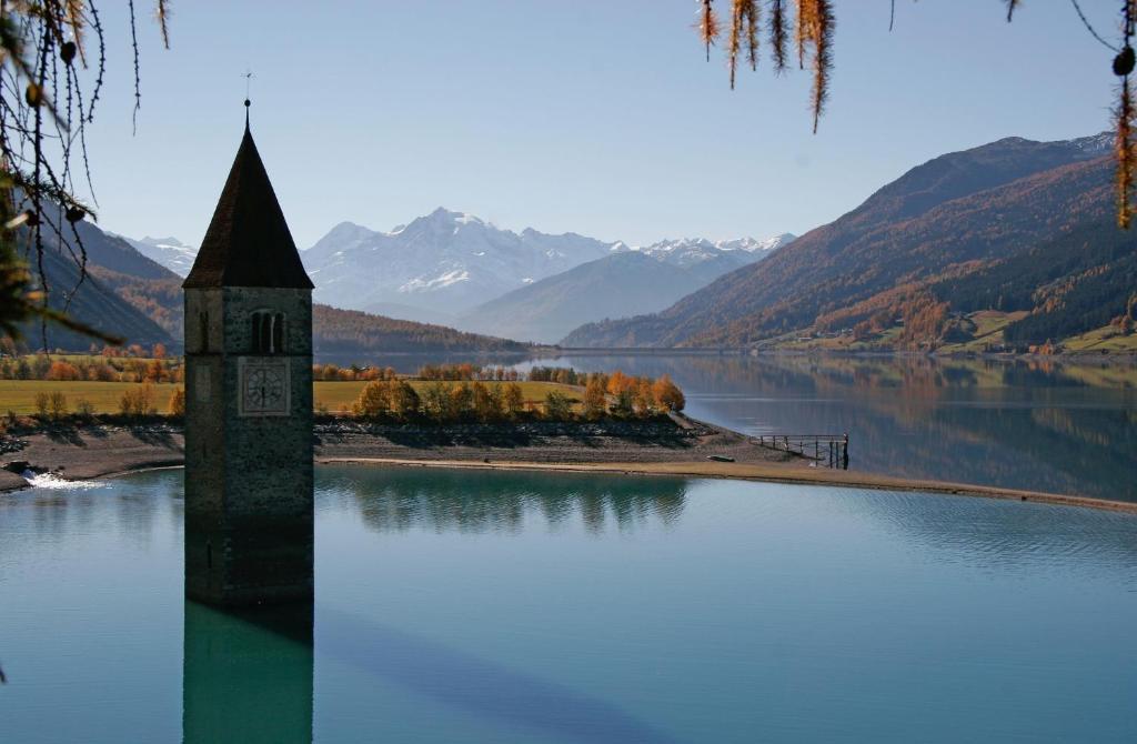 Hotel Goldener Adler Curon Venosta Dış mekan fotoğraf